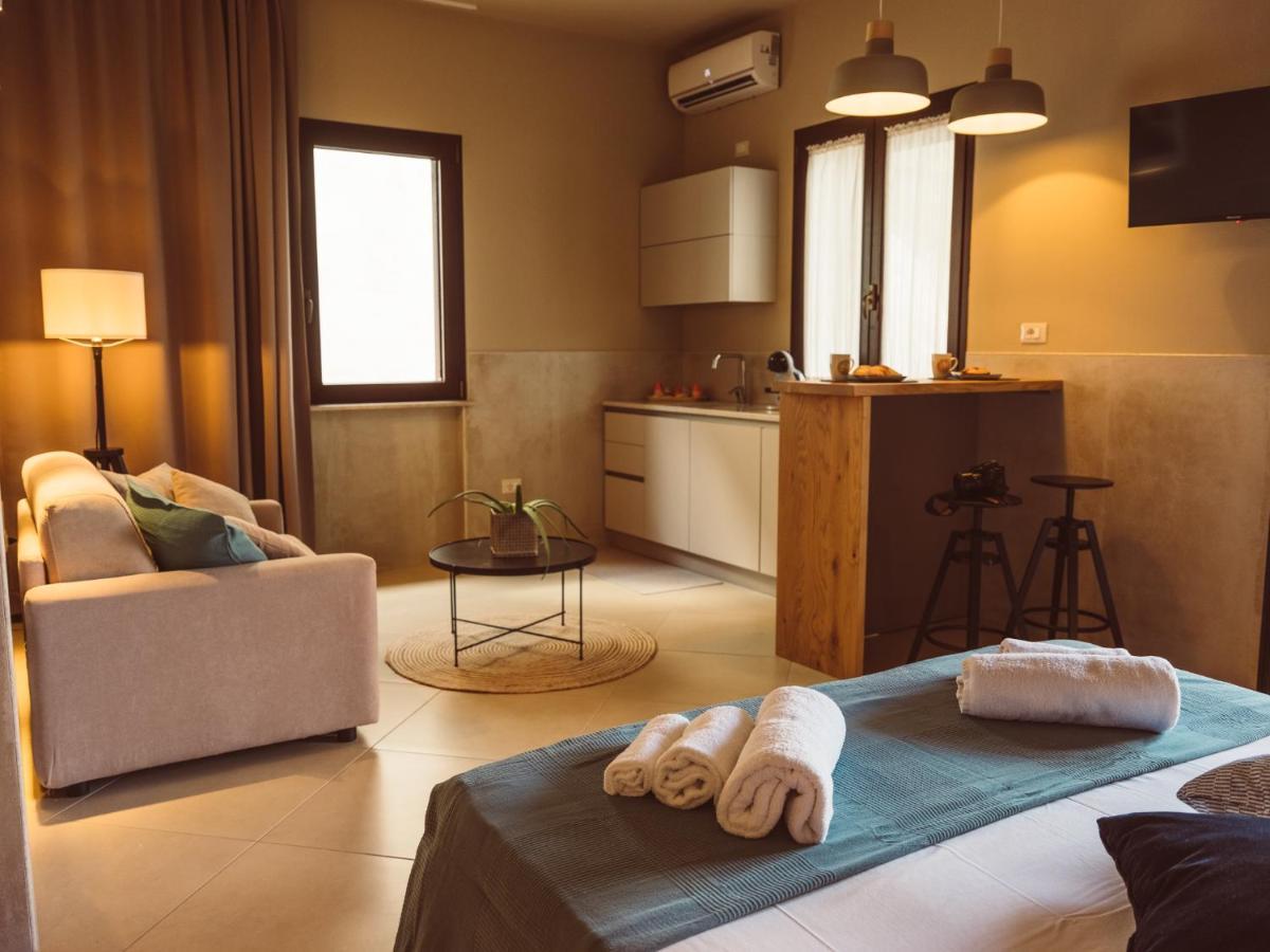 B&B Casa Di Gio' Tiggiano ภายนอก รูปภาพ